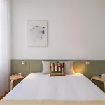 Essence By Minhos Guest *